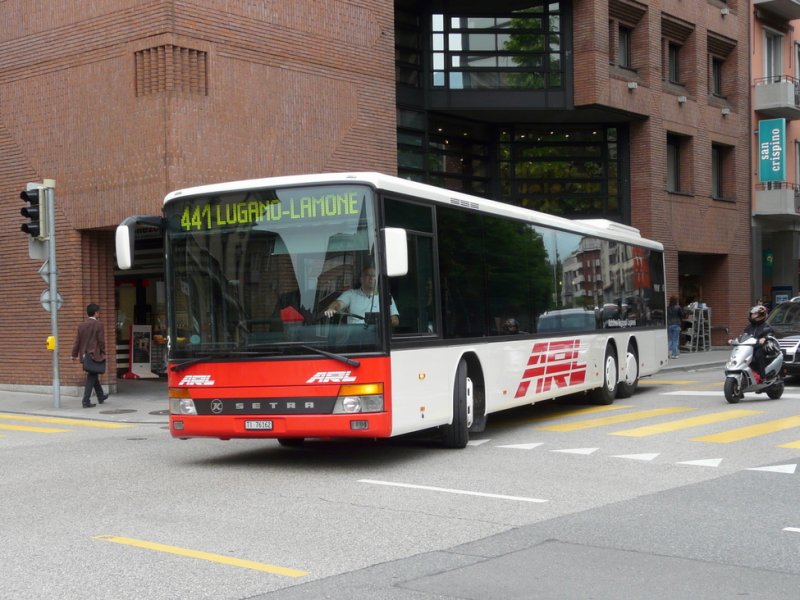 ARL - Setra Nr.2  TI 59401 unterwegs auf der Linie 441 in der Stadt Lugano am 13.05.2009