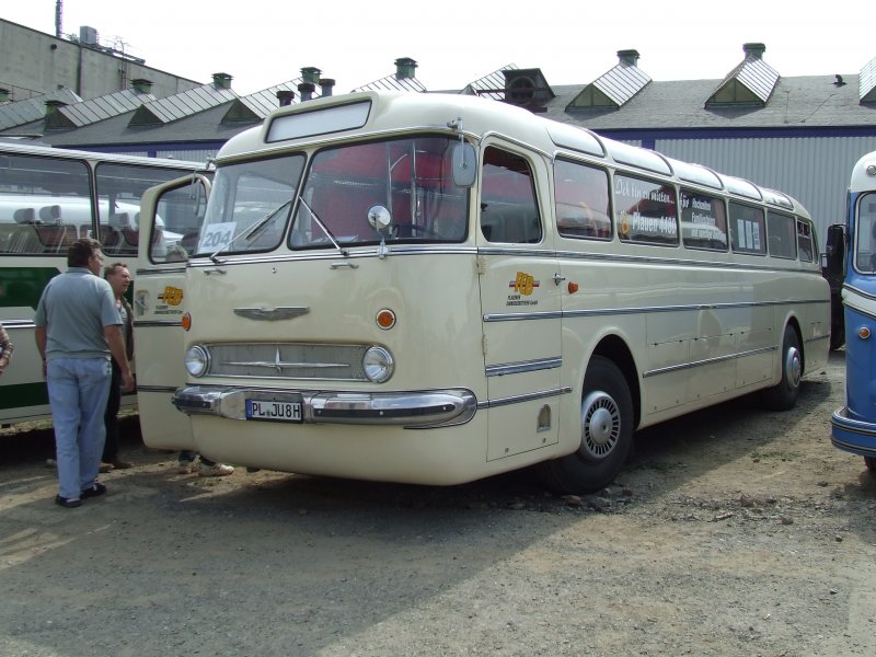 Auch Busse aus ungarischer Produktion durften beim Oldtimertreffen 2007 in Werdau nicht fehlen. Hier ein Ikarus55.