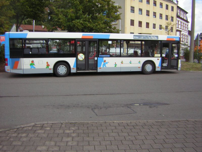 Auf dem Foto ist ein MAN-Bus zu sehen.Das Foto wurde auf dem Busbahnhof Brebach Fotografiert.