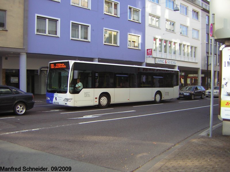 Auf diesem Foto ist ein Citaro zu sehen. Der Bus fhrt eine Schnellverkehr Linie nach Vlklingen. Die Linie ist die 110.Das Fahrzeug wurde in der Eisenbahnstrae Fotografiert.