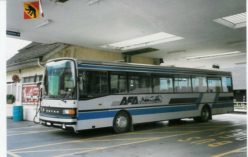 Aus dem Archiv: AFA Adelboden 4/BE 26'704 Setra Jahrgang 1986 (ex AAGI Interlaken Nr. 32) am 29. Juni 1998 Frutigen, Bahnhof