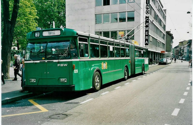 Aus dem Archiv: BVB Basel Nr. 920 FBW/FHS-Hess Gelenktrolleybus am 26. April 1999 Basel, Claraplatz