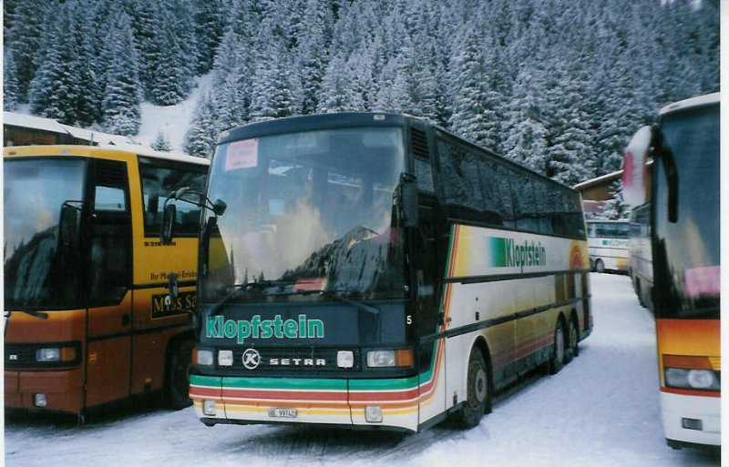 Aus dem Archiv: Klopfstein, Laupen Nr. 5/BE 99'742 Setra am 12. Januar 1999 Adelboden, Unter dem Birg (Einsatz am Ski-Weltcup von Adelboden)