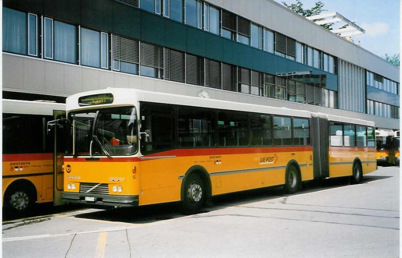 Aus dem Archiv: Steiner, Ortschwaben Nr. 5/BE 175'180 Volvo/R&J am 3. Juni 1998 Bern, Postautostation