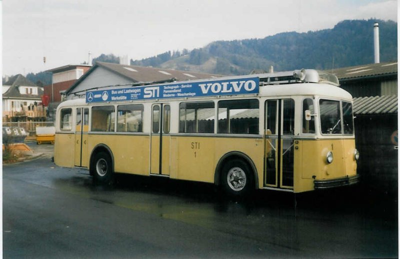 Aus dem Archiv: STI Thun Nr. 1 Berna/Gangloff Trolleybus am 15. Januar 1998 Thun, Garage