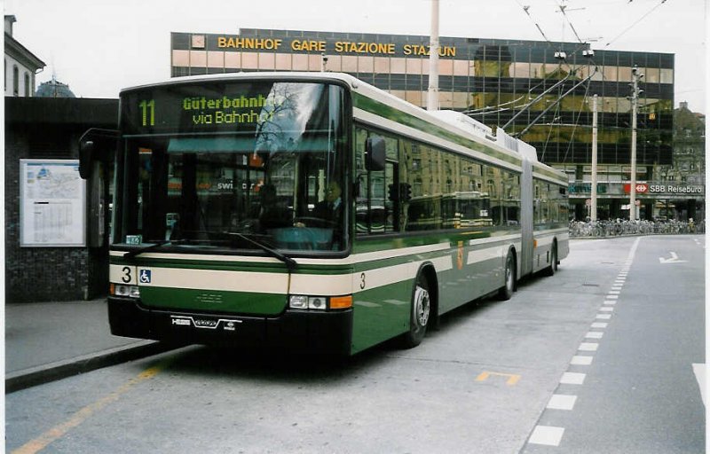 Aus dem Archiv: SVB Bern Nr. 3 NAW/Hess Gelenktrolleybus am 16. Mrz 1998 Bern, Bahnhof
