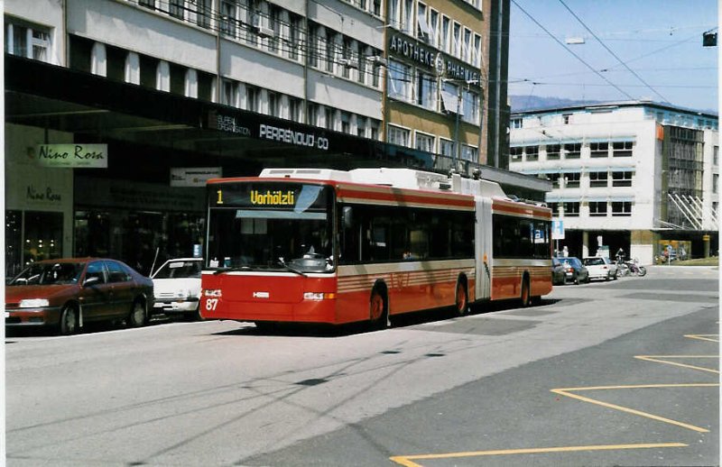 Aus dem Archiv: VB Biel Nr. 87 NAW/Hess Gelenktrolleybus am 13. Mrz 1999 Biel, Bahnhof