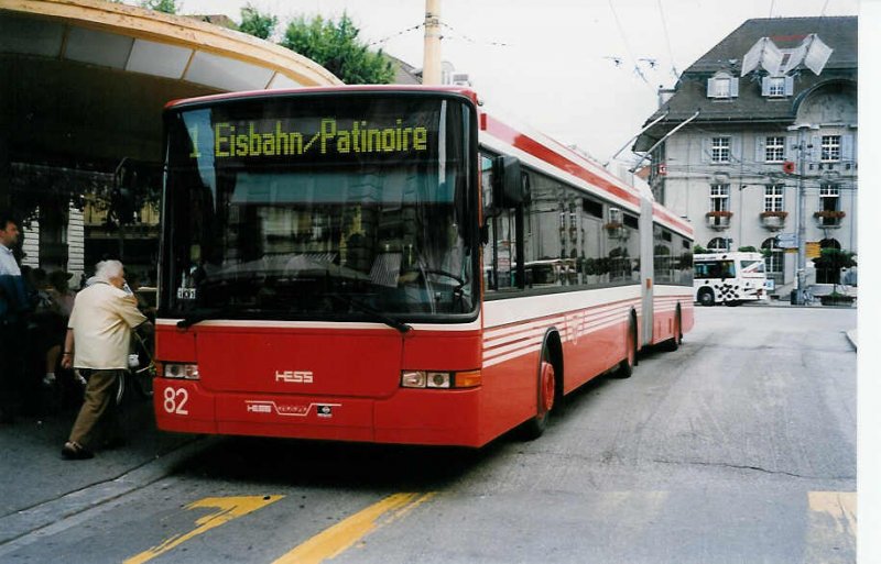 Aus dem Archiv: VB Biel Nr. 82 NAW/Hess Gelenktrolleybus am 13. Mrz 1999 Biel, Zentralplatz