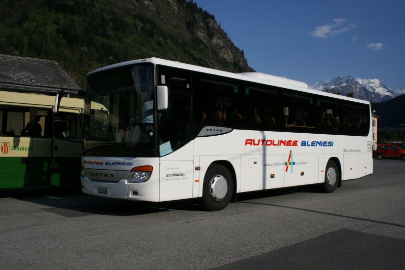 Autolinee Bleniesi, Biasca, Nr. 18 (TI 231'018, Setra 412UL, 2006) am 22.4.2009 in Acquarossa-Comprovasco. 