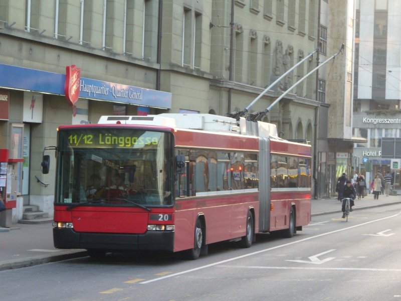 Bern Mobil - NAW-Hess Trolleybus Nr. 20 unterwegs auf der Linie 11/12 Lnggasse am 18.02.2008