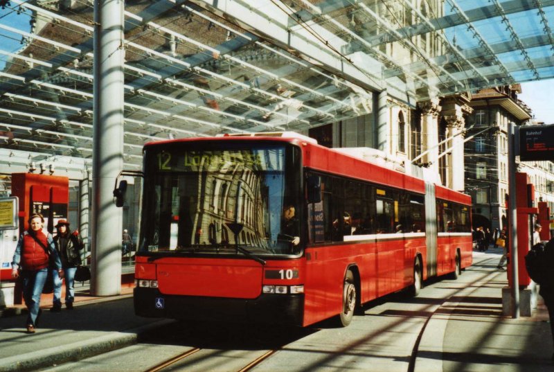 Bernmobil, Bern Nr. 10 NAW/Hess Gelenktrolleybus am 16. Mrz 2009 Bern, Bahnhof