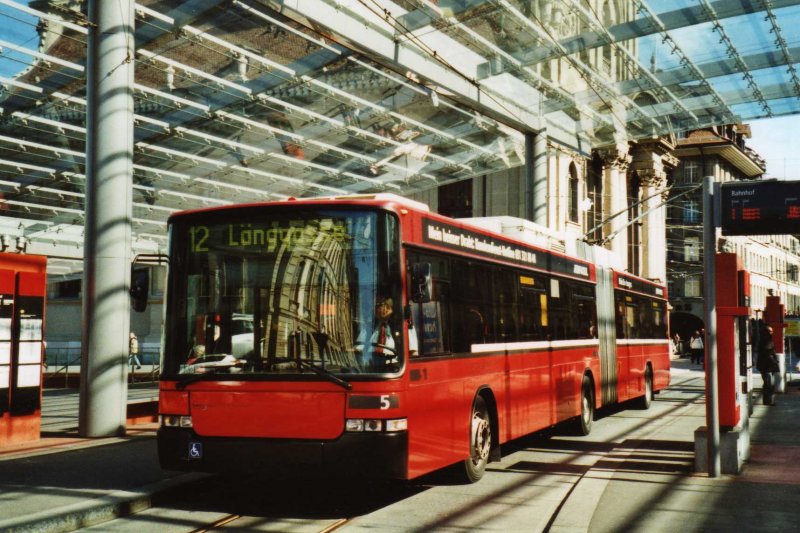 Bernmobil, Bern Nr. 5 NAW/Hess Gelenktrolleybus am 16. Mrz 2009 Bern, Bahnhof