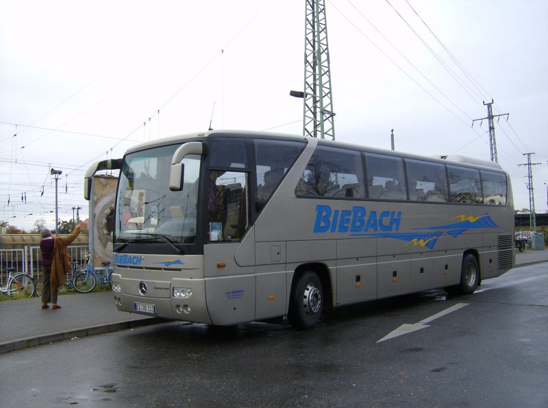 Biebach-Reisen aus Hohenleipisch am 16.10.2008 am Bahnhof Cottbus
