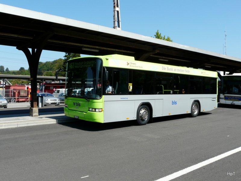bls Busland - Scania-Hess  Nr.21  BE 165638 bei den Bushaltestellen beim Bahnhof Burgdorf am 01.09.2009