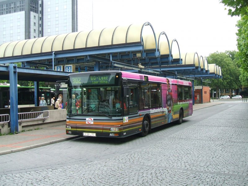 Bogestra Neoplan Linie 302 von Bochum Hbf. nach Bochum Laer Mitte
mit Werbung der Bochumer Stadtwerke