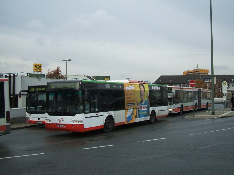 Bogestra Neoplan,Linie 348 von Gelsenkirchen Hbf/Bbf. nach Essen-
Katernberg,mit eigener Ticket-Werbung  Ich hab`s .(13.11.2007)