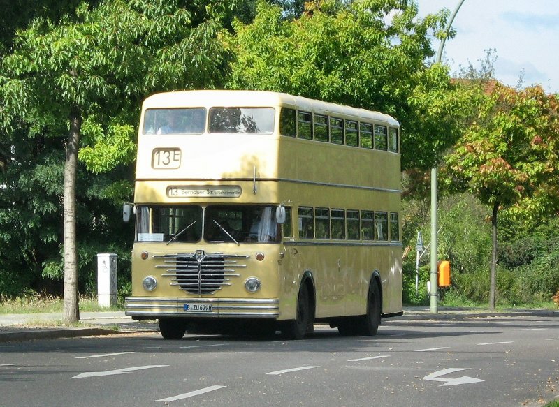 Bssing-Doppeldeckerbus aus Alt-heiligensee kommend in berlin-tegel am 13. 9. 2008
