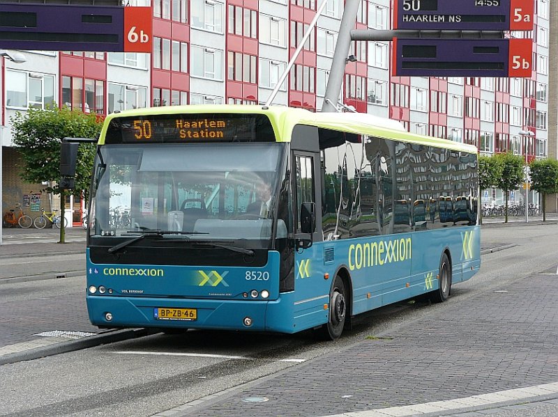 Bus 8520 Leiden Hauptbahnhof 15-07-2007