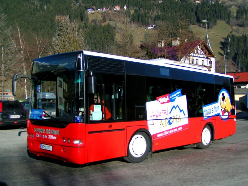 Bus eines Privatunternehmers ist fr Wintersportler unterwegs; Zell am Ziller; 080220
