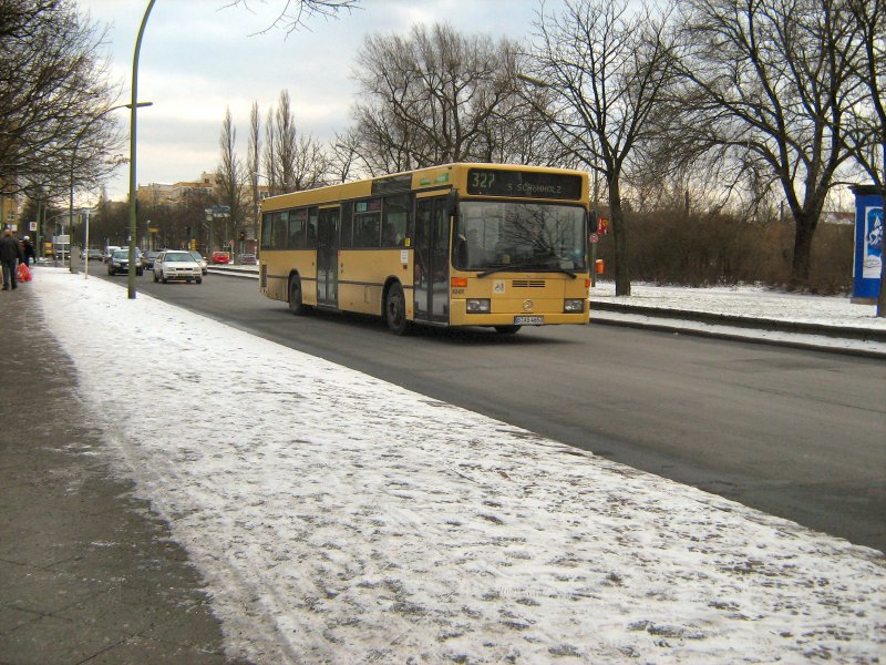 Bus der Linie 327 nach Schnholz, Januar 2009