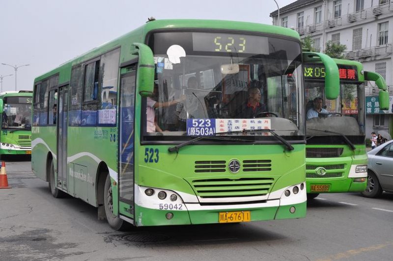 Bus der Linie 523 am 18. Juli 2009 in Chengdu.