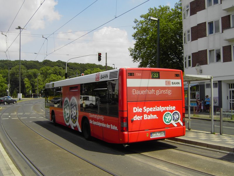 Bus der Rheinbahn AG Dsseldorf, MAN NL 263, Wagennummer 7364, Baujahr 2001.
Aufgenommen am 04.07.2009.
Ort: Dsseldorf, Burgmllerstrasse.