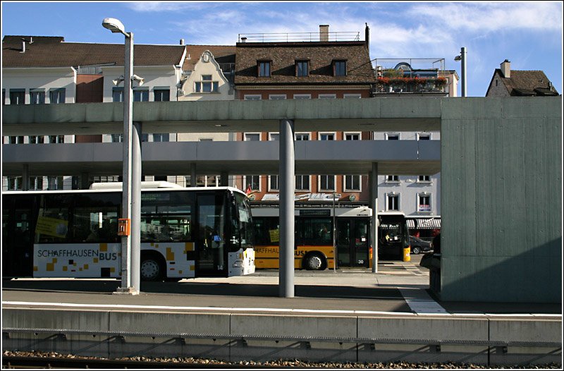 Busbahnhof am Bahnhof Schaffhausen. 20.10.2006 (Matthias)
