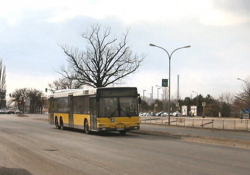 BVG-Gelenkbus zum Flughafen Schnefeld, 2006