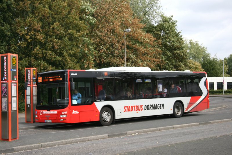BVR 2207 aufgenommen am ZOB Dormagen.
Die DB ist mit dem gesamten Stadtverkehr in Dormagen beauftragt.
