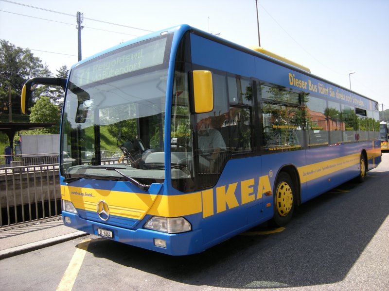 Der neue Ikea-Werbebus Nr. 78 am Bahnhof Liestal. Aufnahme: 2009.