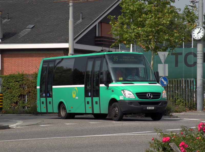 Die neusten Busse auf dem Netz der BVB sind die Mercedes Citystar. hier sehen wir den Bus mit der Betriebsnummer 863 bei der Einfahrt in die Haltestelle Otto Wenk Platz. Die Aufnahme stammt vom 22.09.2009