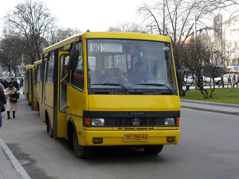 Ein Etalon Bus fotografiert in Lviv am 24-03-2008.