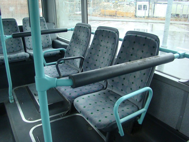 Eine 3er Sitzreihe eines MB O 405 in Potsdam. Aufgenommen am 19.01.08