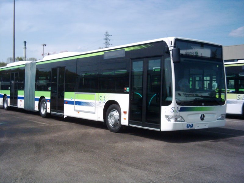 Fabrikneuer Citaro-Gelenkbus in Nancy bei der  Bus suburbains de la Rgion Nancienne  am 03.05.2008.