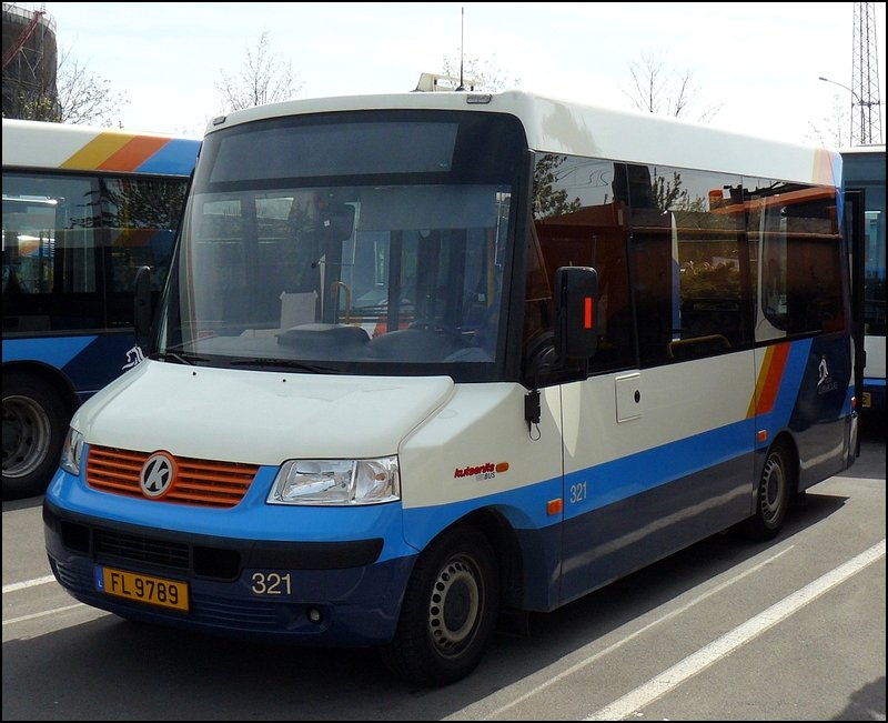 (FL 9789) Kutsenits Minibus (BJ 2007) wird von der Stadt Luxemburg als Rollibus eingesetzt. 27.04.08