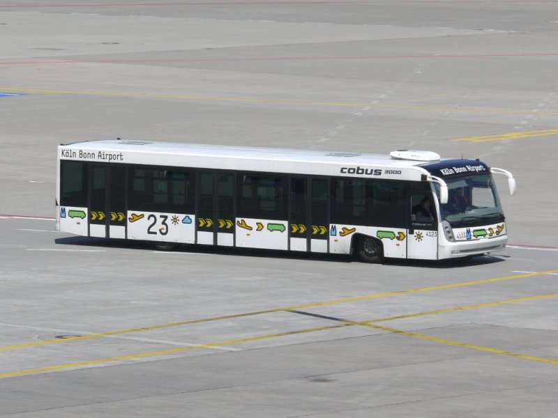 Flughafen Cobus 3000 mit der Nr.23 in Kln/Bonn am 10.5.2009 