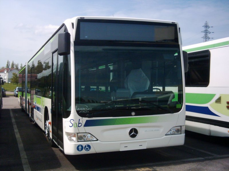 Frisch vom Werk: ein fabrikneuer Citaro-Gelenkbus O 530 G bei der Verkehrsbetriebe des Groraums Nancy (Bus Suburbains de la Rgion Nancienne - SUB) am Betriebshof am 03.05.2008.
