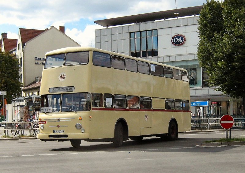 Hist. Doppeldeckerbus in Alt-Tegel, 13. 9. 2008
