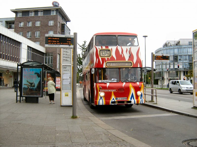 Hist. Doppeldeckerbus an der Hst. U-Bhf. Alt-Tegel, 14.9.2008