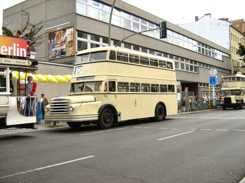 Historische Busse in der Mllerstrasse am 7. 9. 2008