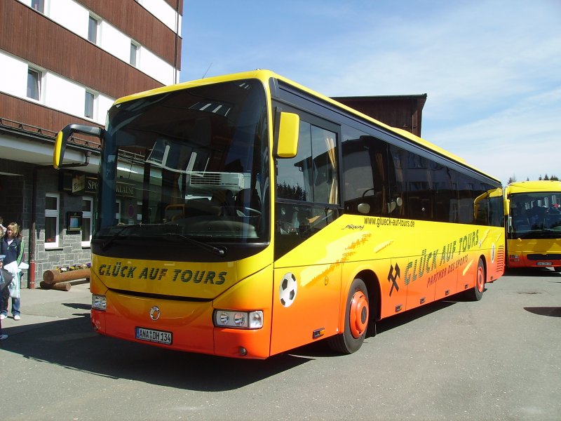Iris Bus von Glck Auf Tours am 30.4.08 in Rabenberg. Aufgenommen whrend meiner Klassenfahrt.
