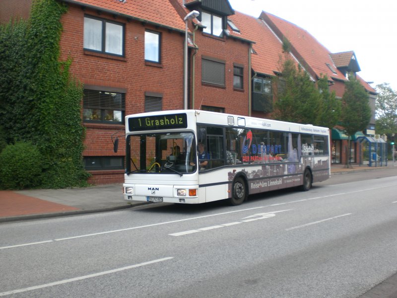 MAN Niederflurbus 1. Generation auf der Linie 1 nach Grasholz am Bahnhof Eckernfrde.
