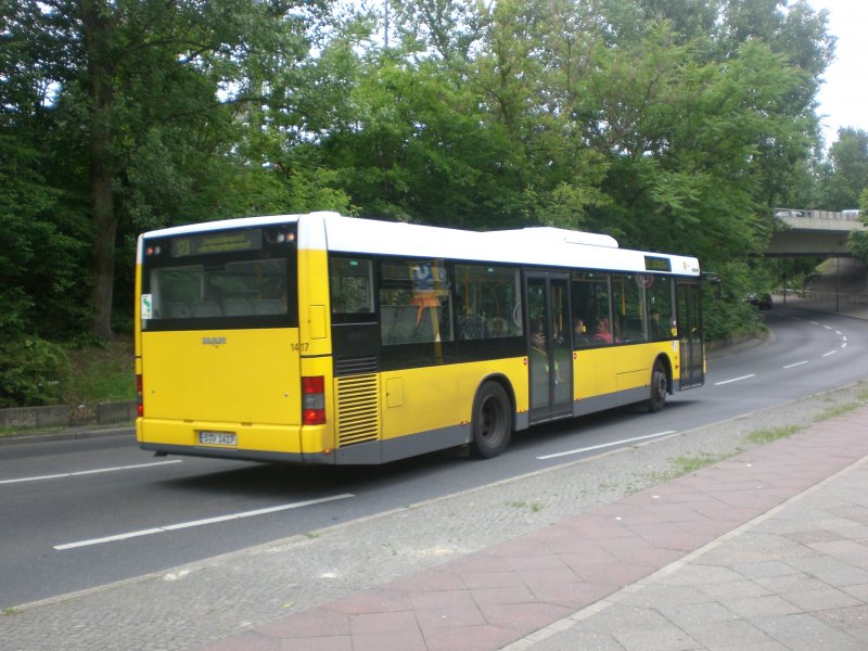 MAN Niederflurbus 2. Generation auf der Linie 123 nach Hauptbahnhof am U-Bahnhof Jakob-Kaiser-Platz.