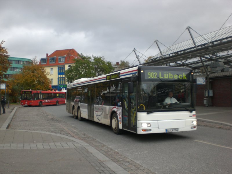 MAN Niederflurbus 2. Generation auf der Linie 902 am ZOB/Hauptbahnhof.