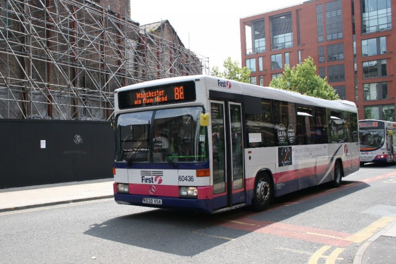 Ein MB O405/ Optare Prisma von First bei Piccadilly Gardens.