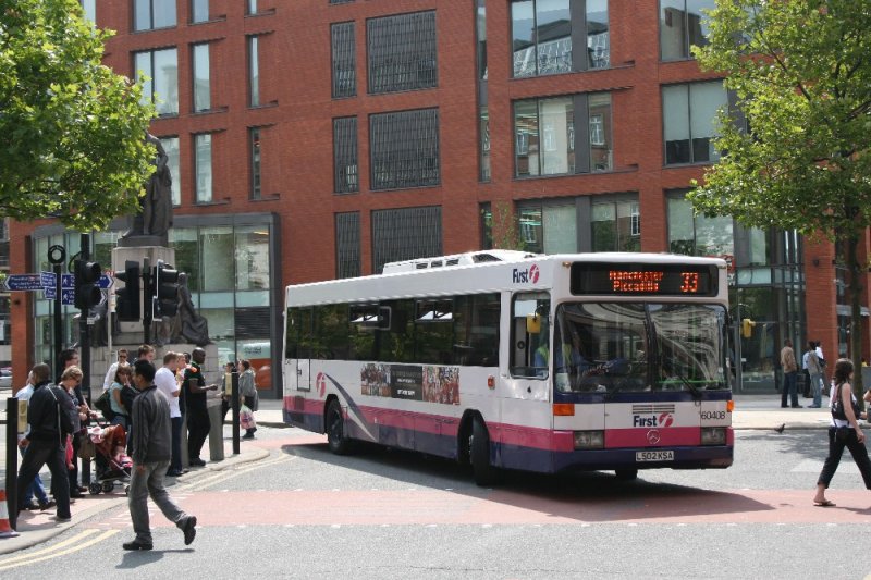 Ein MB O405/ Wright Cityranger von First bei Piccadilly Gardens.