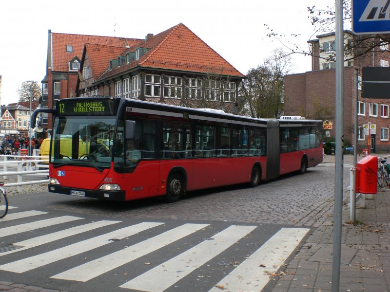 Mercedes-Benz O 530 I (Citaro) auf der Linie 12 nach U-Bahnhof Billstedt an der Haltestelle Kupferhof.