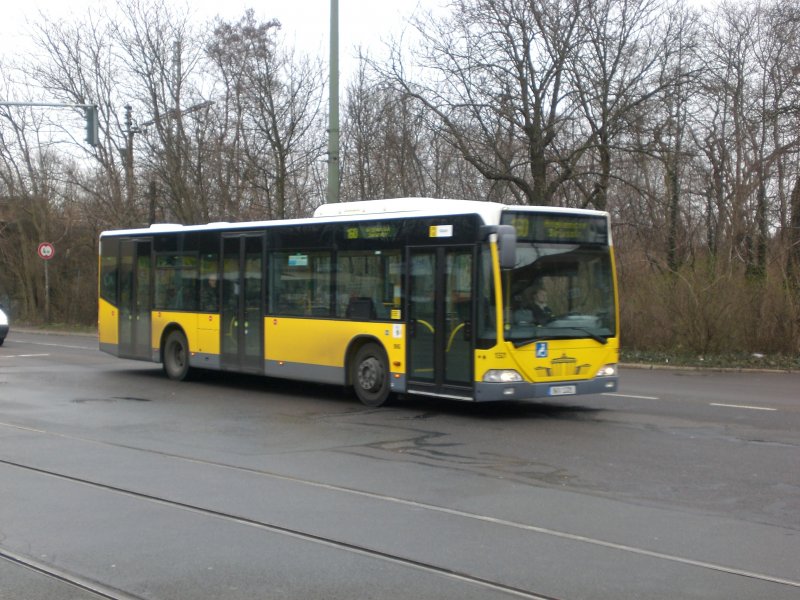 Mercedes-Benz O 530 I (Citaro) auf der Linie 160 nach Altglienicke Siriusstrae am S-Bahnhof Schneweide/Sterndamm.
