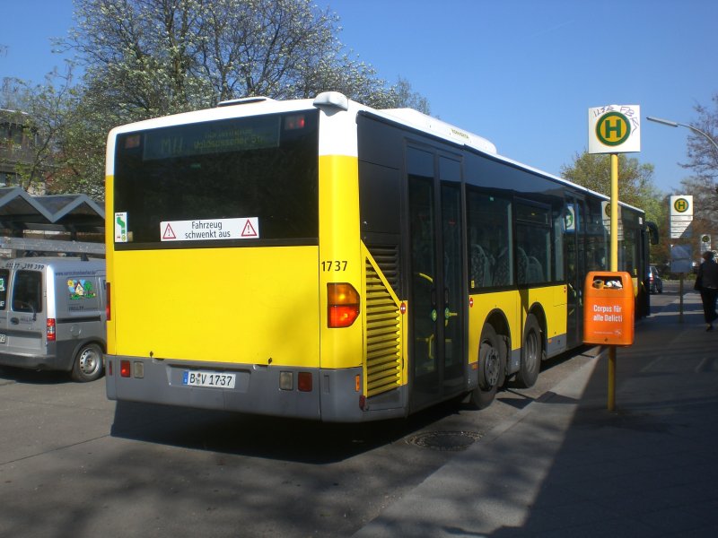Mercedes-Benz O 530 I (Citaro) auf der Linie M77 nach Marienfelde Waldsassener Strae am S-Bahnhof Marienfelde.