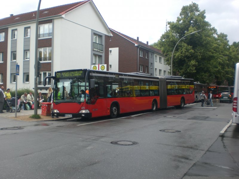 Mercedes-Benz O 530 I (Citaro) als SEV fr die S-Bahnlinie 21 zwischen S-Bahnhof Bergedorf und S-Bahnhof Mittlerer Landweg.